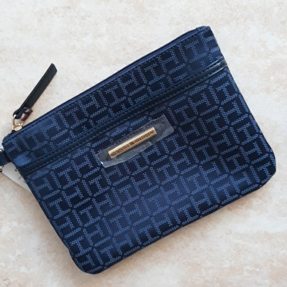 5x*Host Pick*Tommy Hilfiger wristlet - Picture 3 of 8